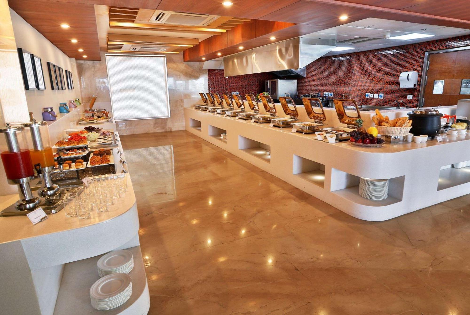 Ramada By Wyndham Ghaziabad Vasundhara Hotel Exterior photo