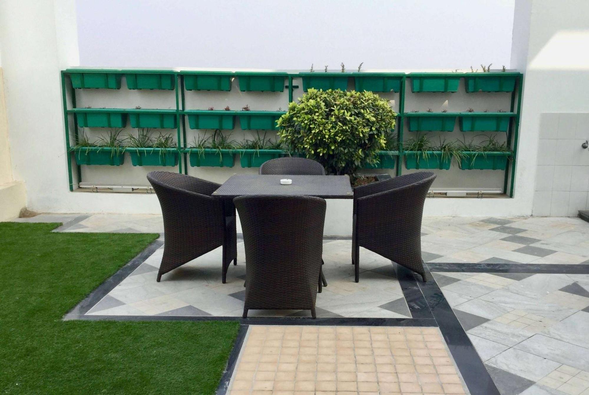 Ramada By Wyndham Ghaziabad Vasundhara Hotel Exterior photo