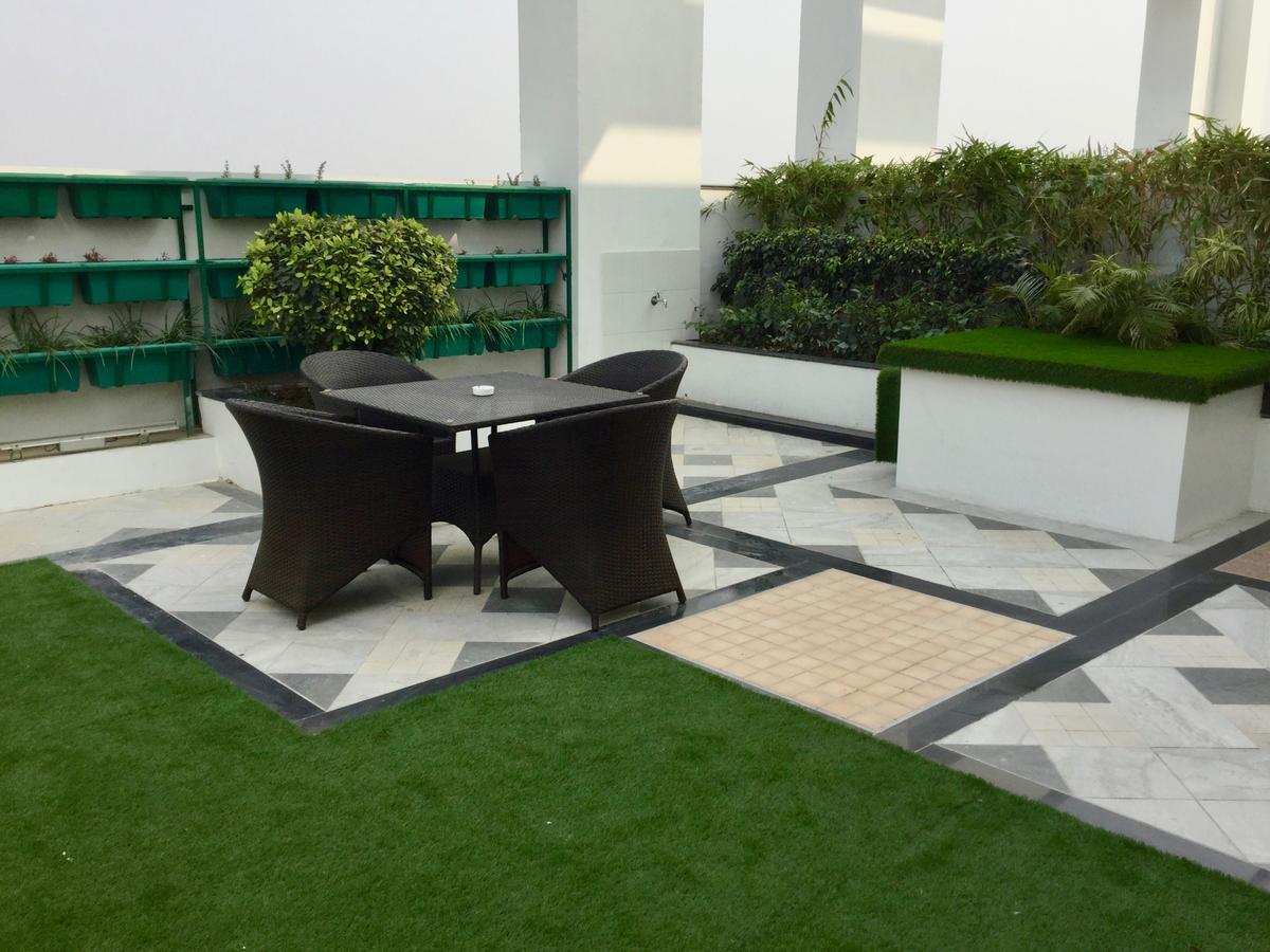 Ramada By Wyndham Ghaziabad Vasundhara Hotel Exterior photo