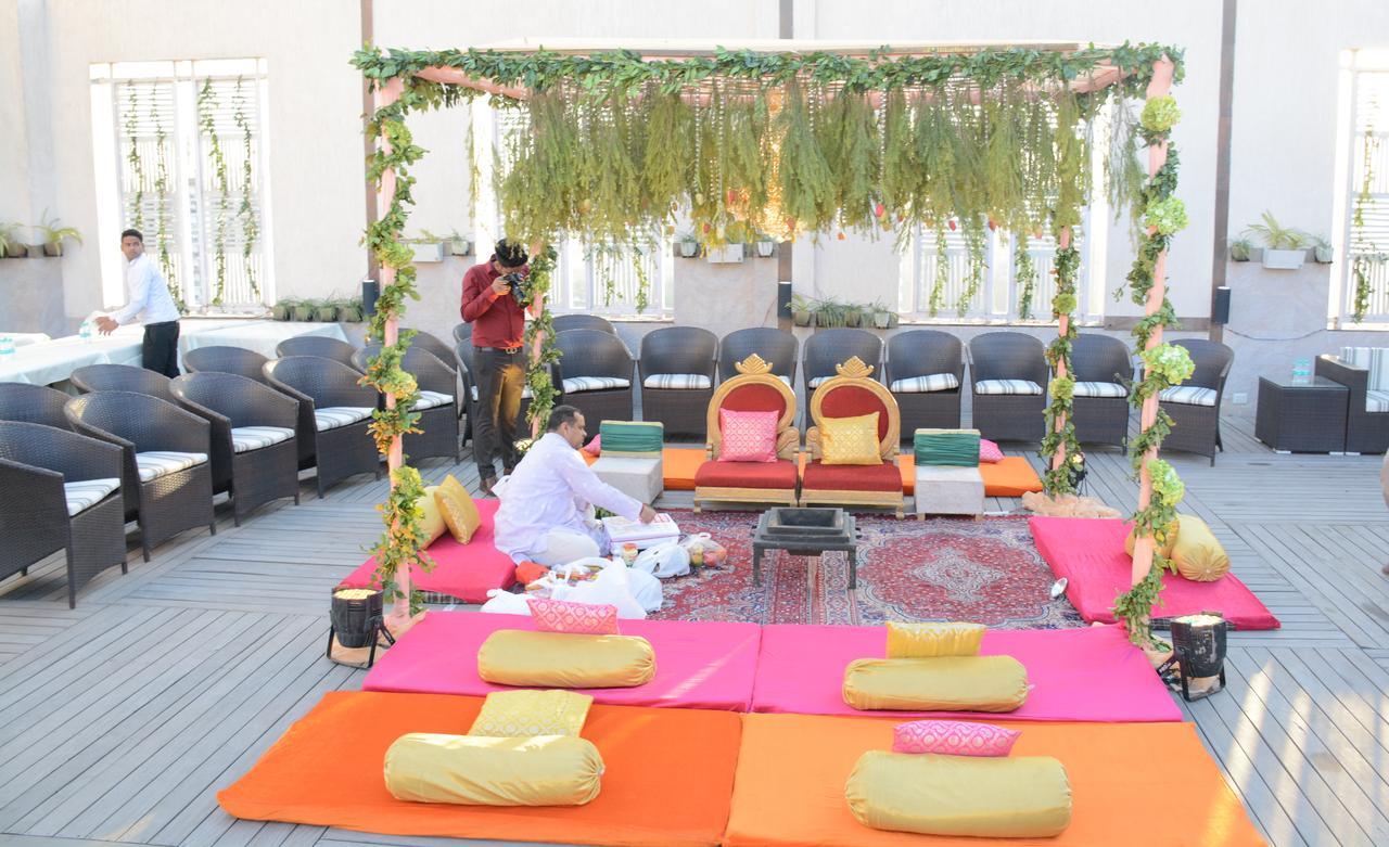 Ramada By Wyndham Ghaziabad Vasundhara Hotel Exterior photo