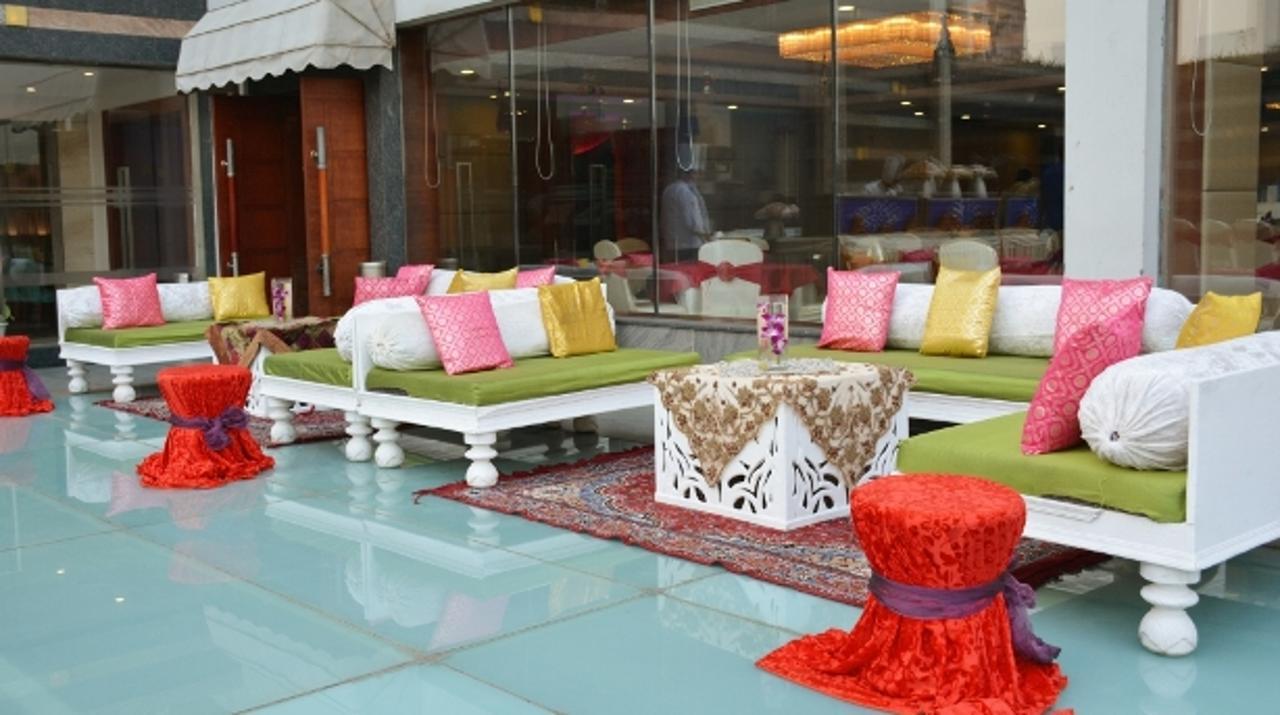 Ramada By Wyndham Ghaziabad Vasundhara Hotel Exterior photo