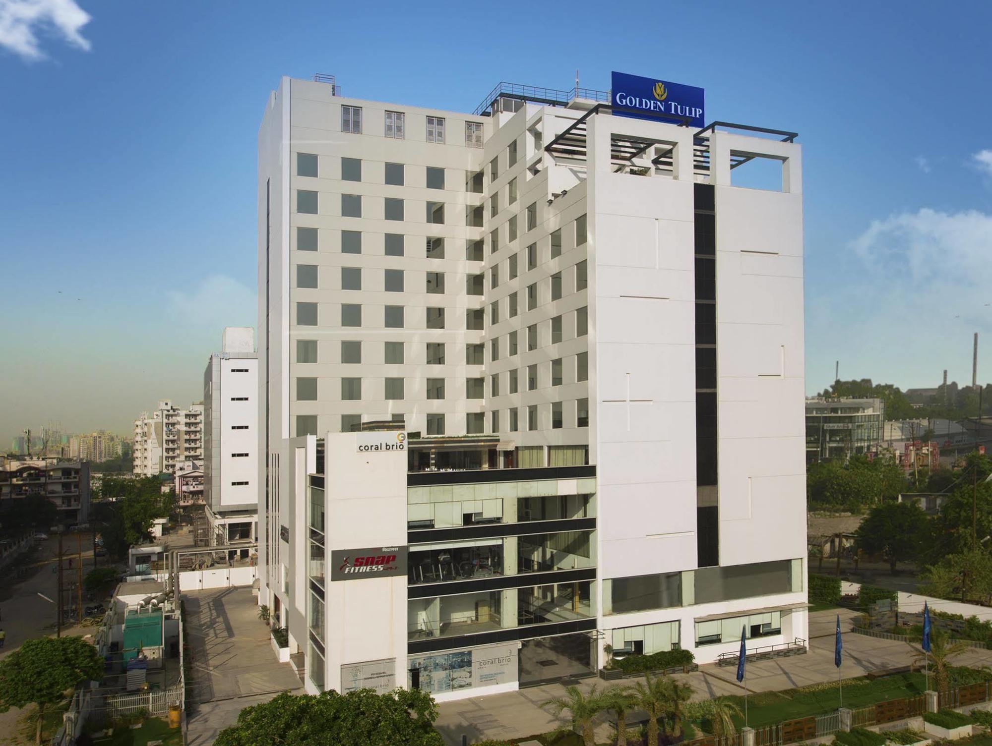 Ramada By Wyndham Ghaziabad Vasundhara Hotel Exterior photo